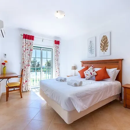 Casas- St 106, 3 Bed, 2 Bath, Wifi, Shared Pool, Sea View Lejlighed Luz